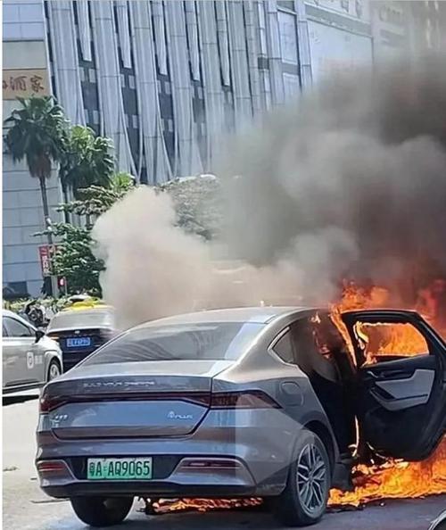 大力研发氢能源汽车可行吗，为什么电瓶车自燃现大火球会爆炸吗电瓶车自燃现大火球